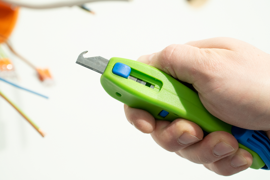 Cable Stripper No. S 4 - 28 Green Line | Stripping tools made from up to 97% renewable raw materials I with retractable hook blade I working range 4 - 28 mm Ø