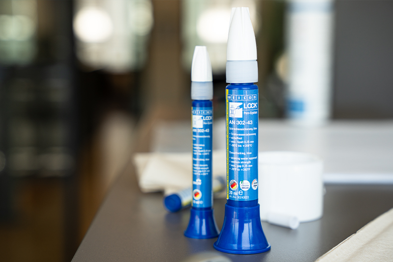 glue, sealant, caulk, blue tube, dispensing bottle