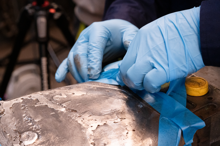 WEICON HB 300 | high-temperature-resistant epoxy resin system for repairs and moulding