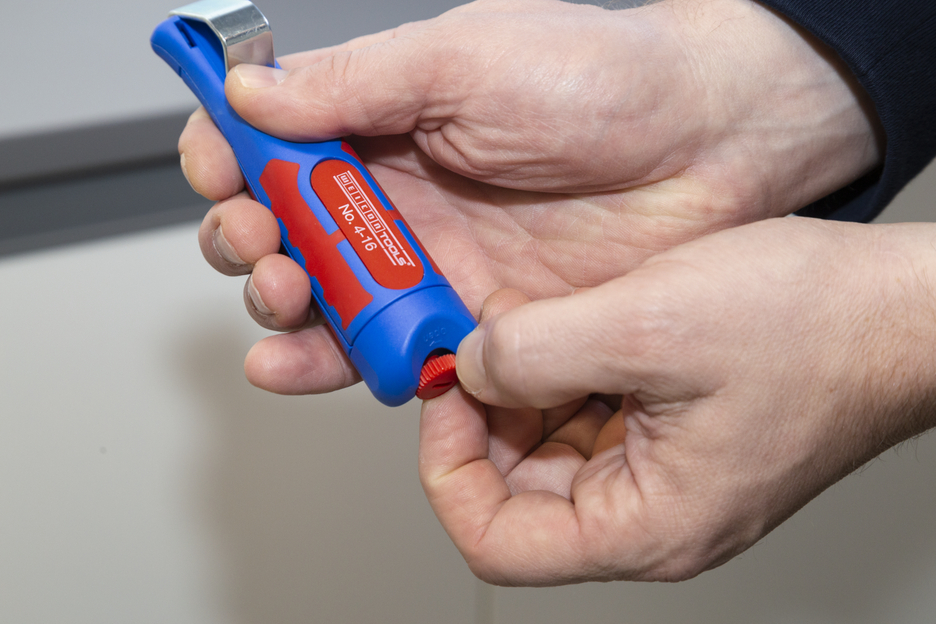 Cable Stripper No. 4 - 16 | with 2C handle, working range 4 - 16 mm Ø