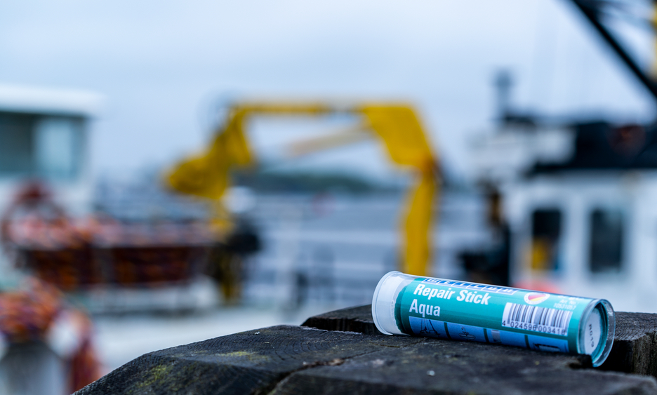 Repair Stick Aqua | repair putty for underwater application