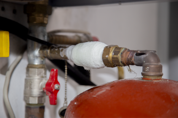 valve, pipe, exposed pipe, red handle, gas cylinder
