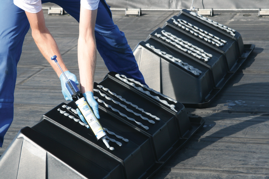 Solar-Flex® MS-Polymer | weather-resistant adhesive and sealant for the solar sector, based on MS-Polymer