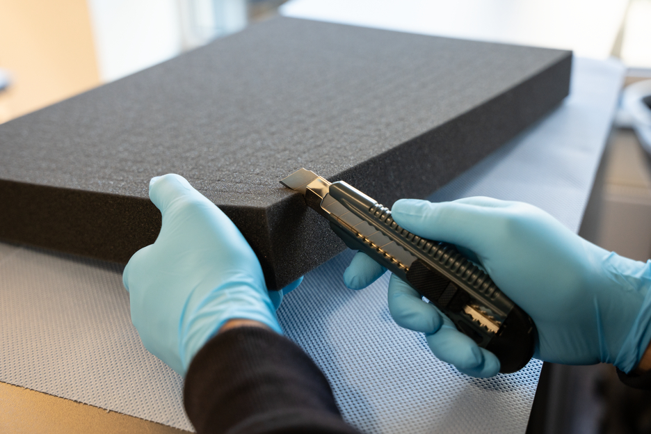 Adhesive Spray | sprayable contact adhesive, ideal for cardboard and paper
