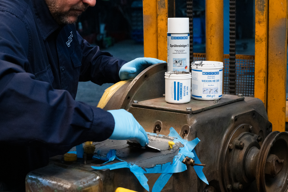 WEICON HB 300 | high-temperature-resistant epoxy resin system for repairs and moulding