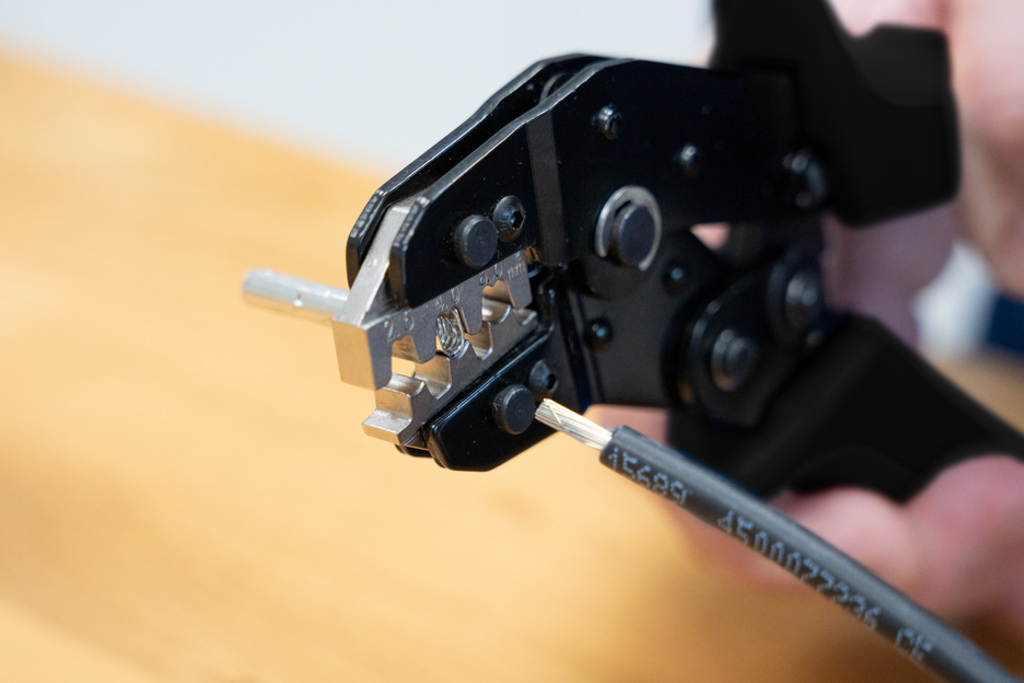 Crimp tool MC4