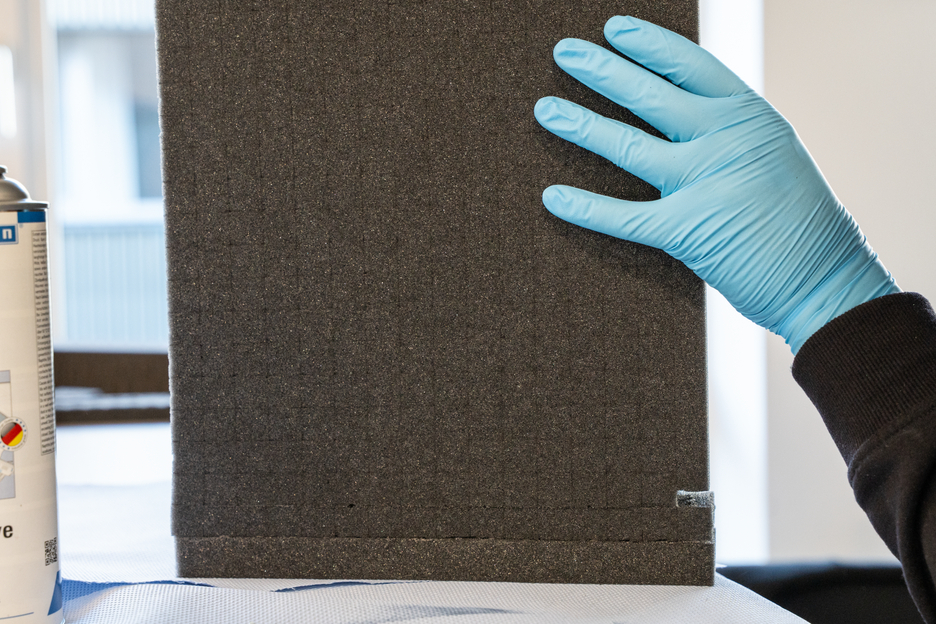 Adhesive Spray | sprayable contact adhesive, ideal for cardboard and paper