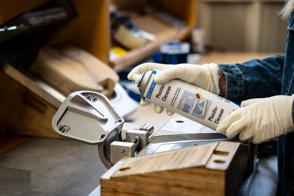 Plastic Cleaner | for cleaning plastic applications