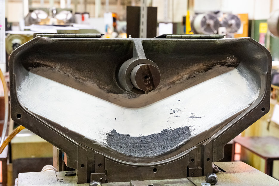 WEICON WP | ceramic-filled epoxy resin system for wear protection coating