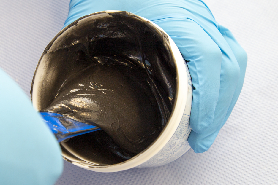 WEICON SF | steel-filled epoxy resin system for repairs and moulding DNV-certified