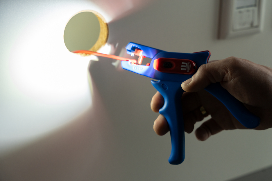 LED Work Light | Three brightness settings ensure excellent visibility and safe work in dark environments