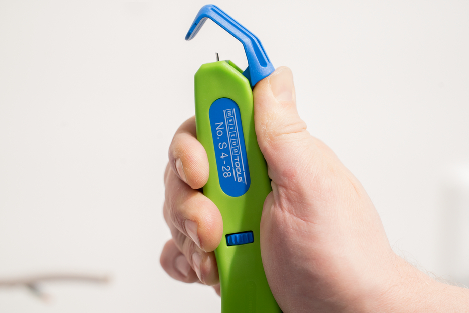 Cable Stripper No. S 4 - 28 Green Line | Stripping tools made from up to 97% renewable raw materials I with retractable hook blade I working range 4 - 28 mm Ø